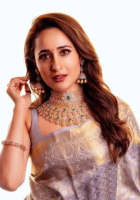 pragya jaiswal_teluguvox_26
